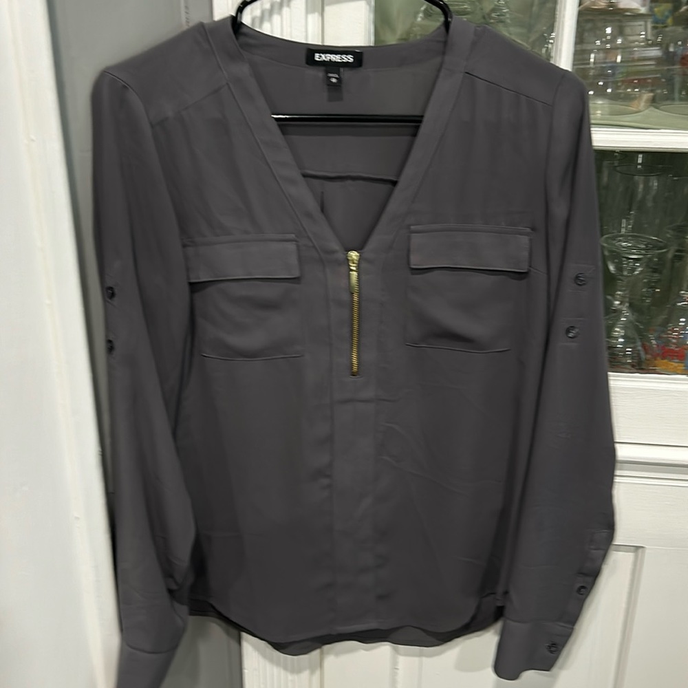blouse with zipper detail